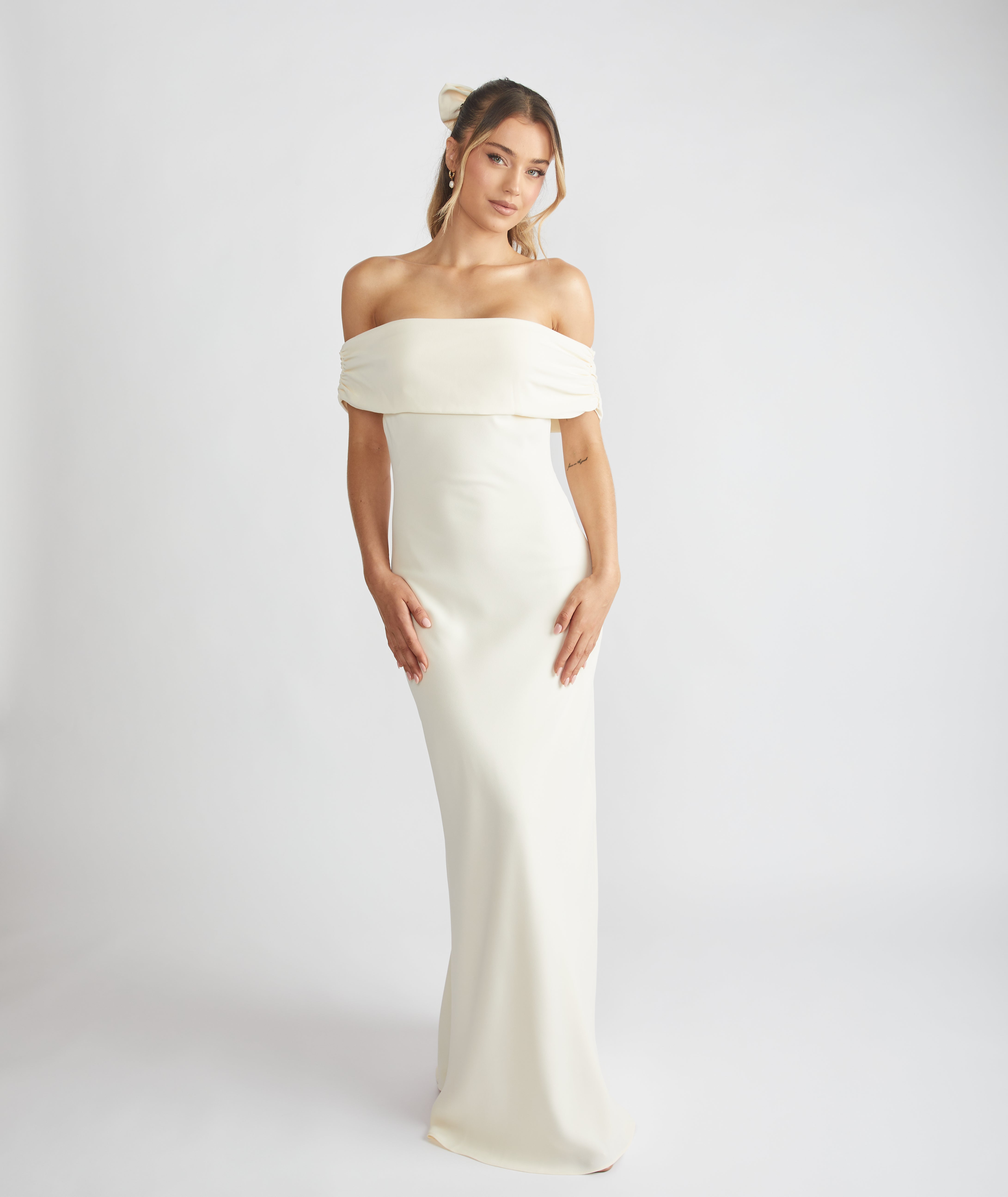 Six Stories Women's Bardot Gathered Crepe Bridesmaid Dress - Almond Six Stories Women's Bardot Gathered Crepe Bridesmaid Dress - Almond