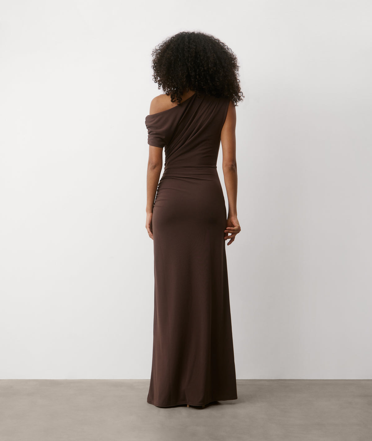 Asymmetric Neck Stretch Sculpt Bridesmaid Dress - Chocolate